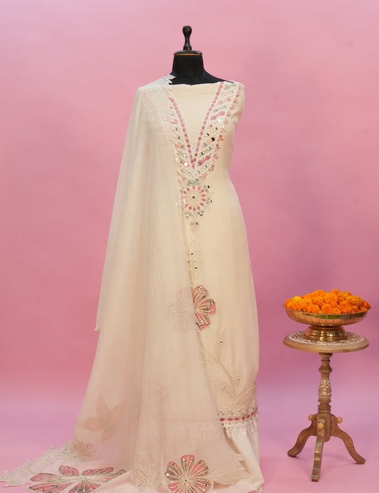 Ivory Saaz