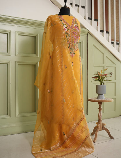 Rangrez Pakhi